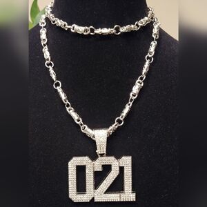 O21 Pendant Necklace